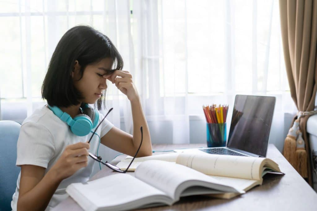 La miopia è causa di problemi nell'apprendimento nei bambini